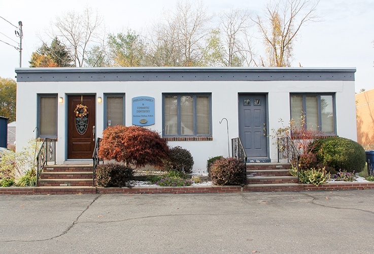 Front view of Dhillon Family & Cosmetic Dentistry